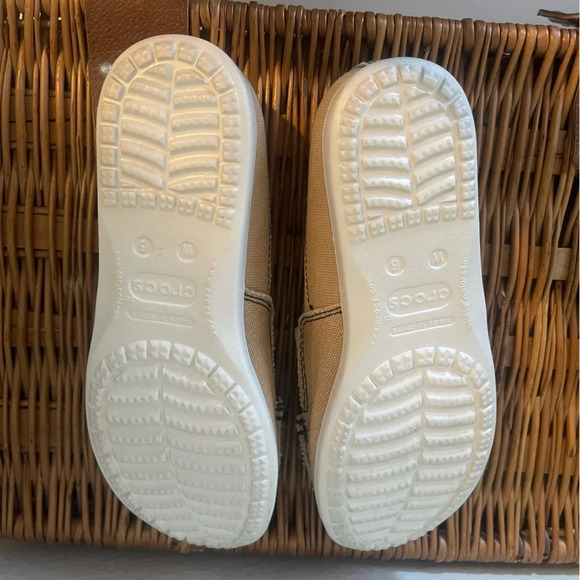 CROCS Disney Mickey Mouse Size 6 Womens Distressed Slip On Tan Canva - Picture 8 of 9